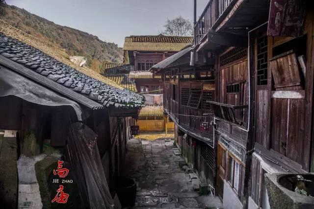 奔赴团圆 好运集结 与24年款发现同赏龙年烟火气